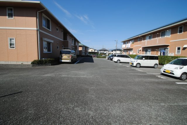 パークアベニューの駐車場