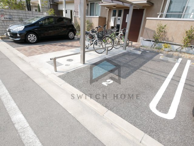 【駐車場】 | エトワール | 敷地内に駐車場があるのは嬉しいですね