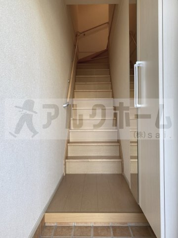 メゾンイーストの玄関