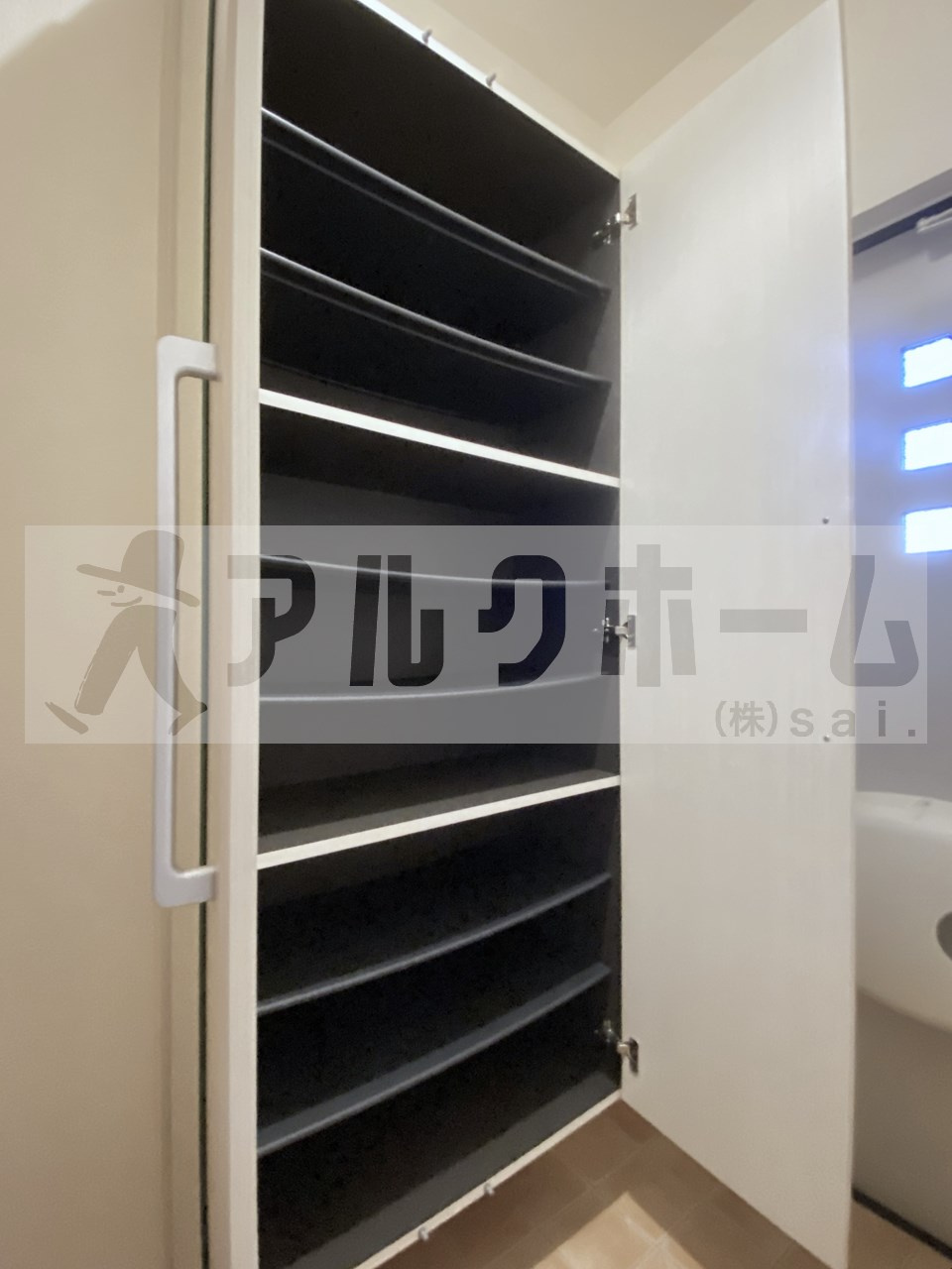 メゾンイーストの玄関