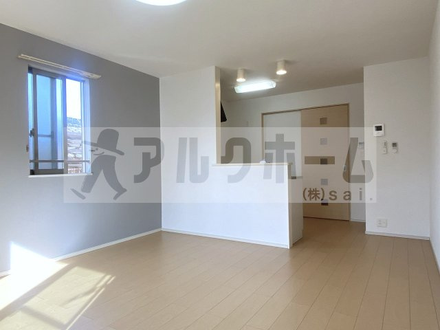 メゾンイーストの居間・リビング