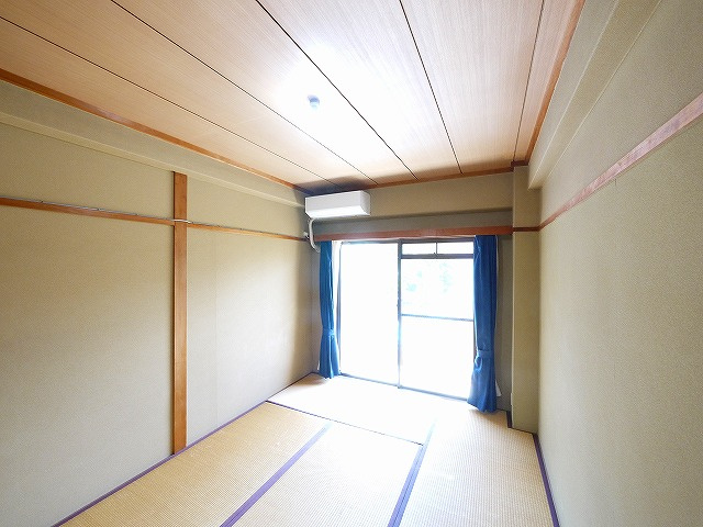 マンション芝の和室