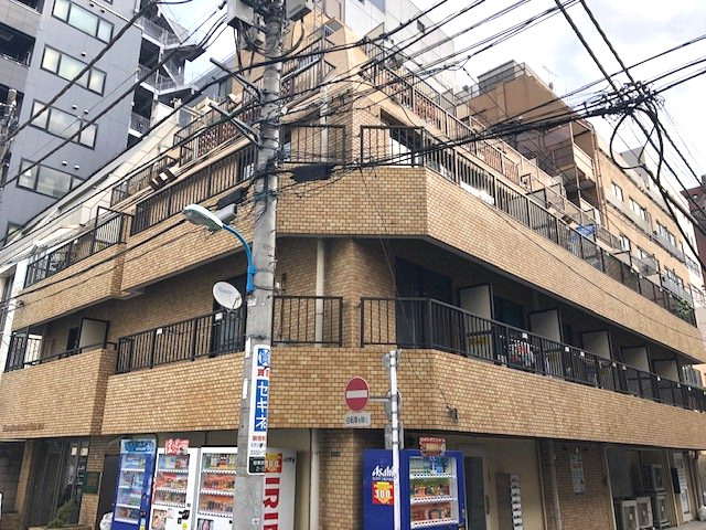 新宿区歌舞伎町２丁目の店舗事務所の外観