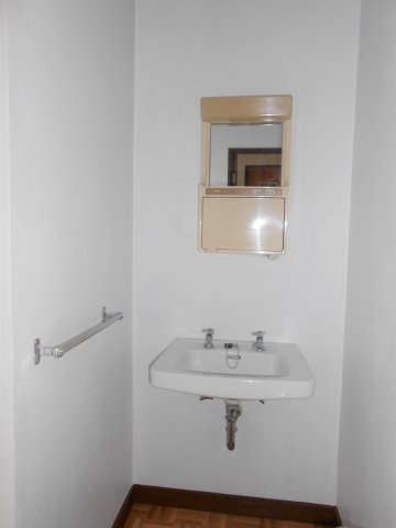 コーポ裾野Ｂ棟の独立洗面台