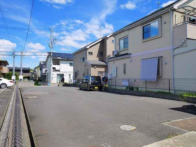 ロイヤルKの駐車場|駐車場に車を止められます