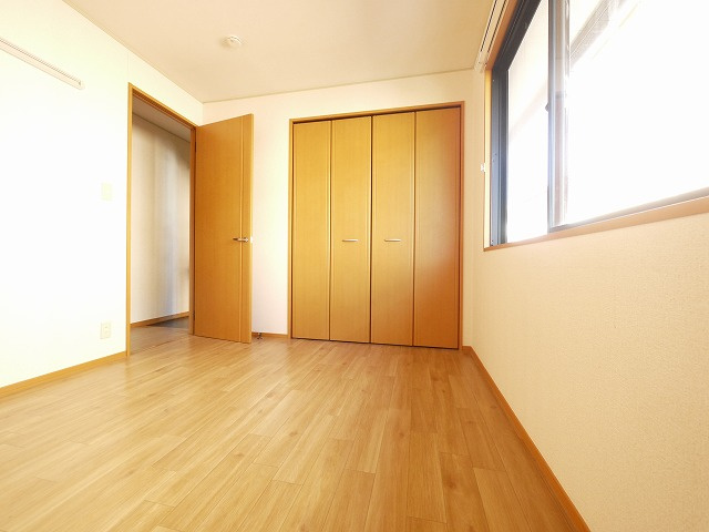 ロイヤルKの洋室|きれいな洋室です