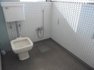 【その他共用部分】 | コンフォート武蔵野 | ペットトイレとシャワー