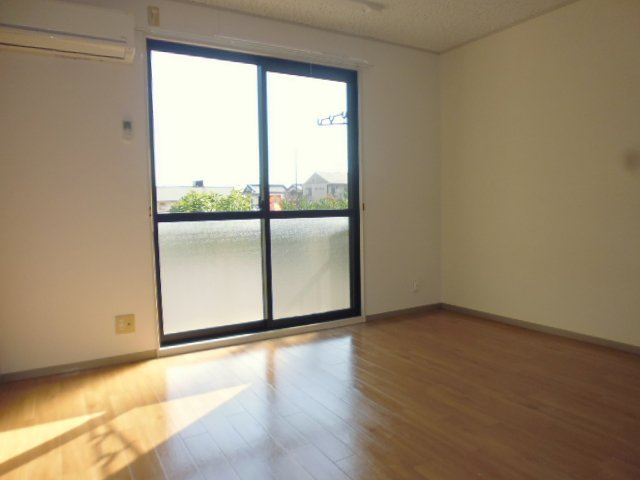 レインボーハイツＢの居間・リビング|洋室