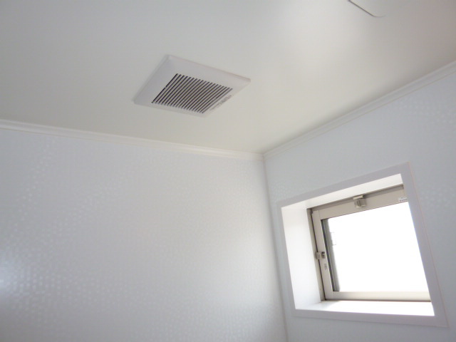 グローリー一文字の浴室|浴室窓