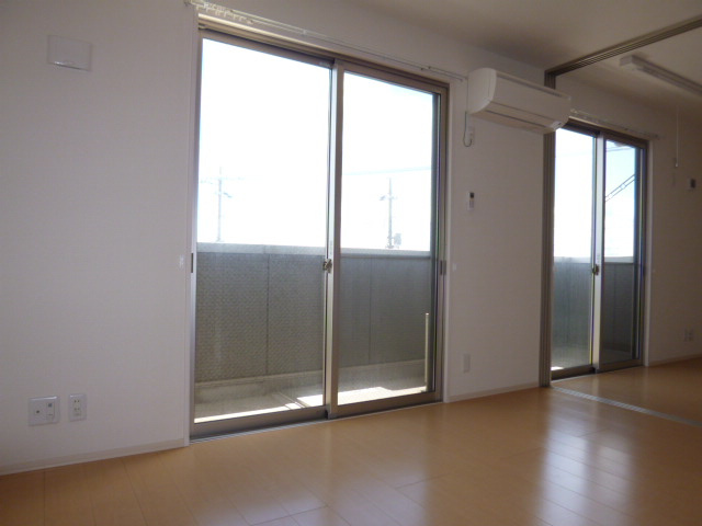 グローリー一文字の居間・リビング|１１.５帖