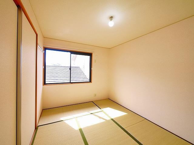 バードヒル　Ａ棟（上之庄）の和室|和室です