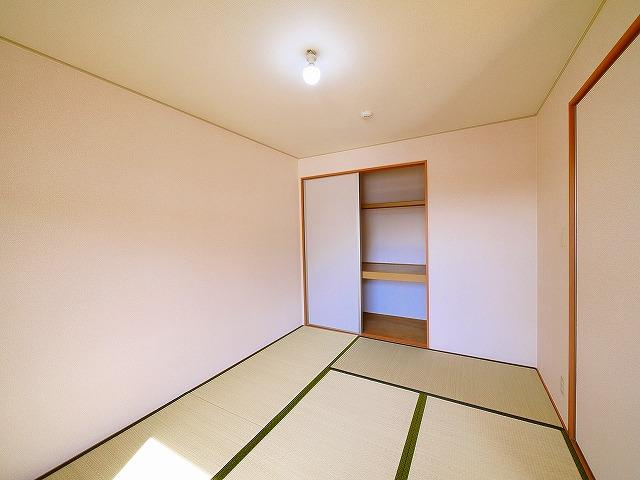 バードヒル　Ａ棟（上之庄）の和室|落ち着いた雰囲気の和室付きです