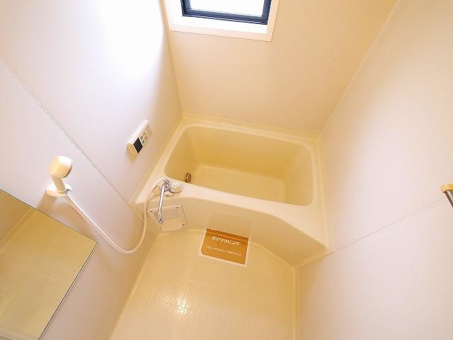 バードヒル　Ａ棟（上之庄）の浴室|日々の疲れを癒すお風呂付です