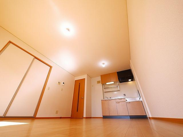 バードヒル　Ａ棟（上之庄）の居間・リビング|使いやすいリビングです