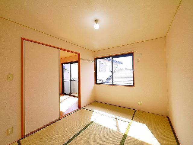 バードヒル　Ａ棟（上之庄）の寝室|使い勝手のいい寝室です