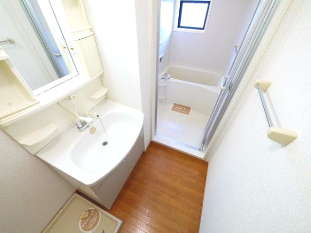 バードヒル　Ａ棟（上之庄）の洗面所|忙しい朝には欠かせない洗面所です