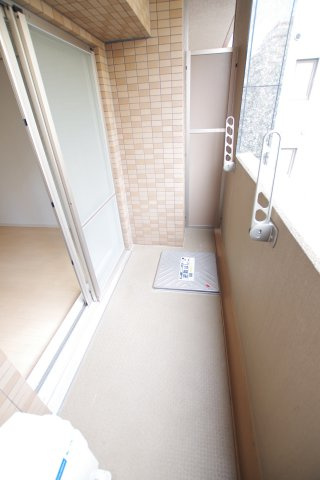 クレアート新大阪パンループ　仲介手数料無料のバルコニー