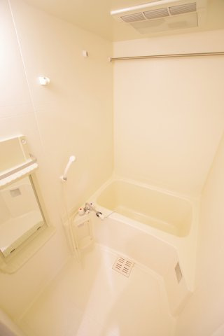 クレアート新大阪パンループ　仲介手数料無料の浴室