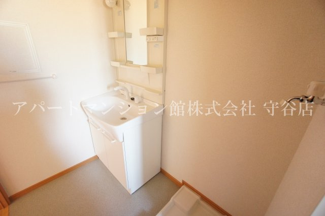 ノーヴァトワーレFの独立洗面台
