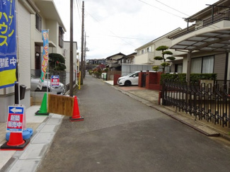 【前面道路含む現地写真】