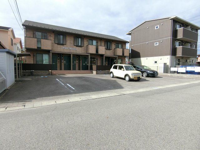 ピュアメゾンの駐車場