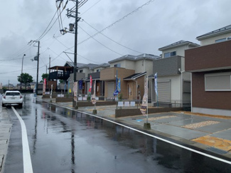 【前面道路含む現地写真】
