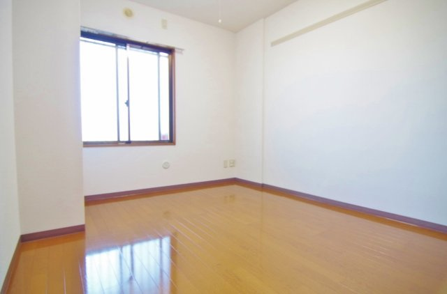 ランドロードUA棟の洋室