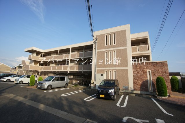 グラン　エリアールの外観|★オートロック３階建てマンションです