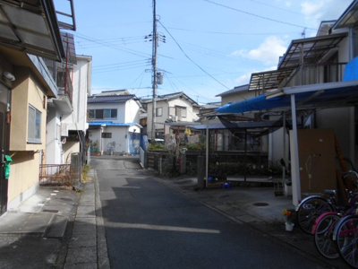 【前面道路含む現地写真】 | 東つつじヶ丘曙台三丁目一戸建 | 前道4ｍ