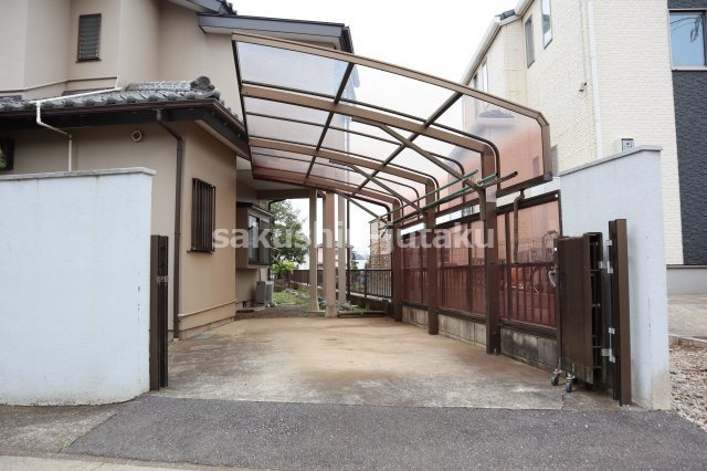 八千代市高津　大型中古戸建　土地９１坪付きの駐車場