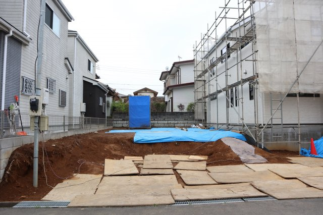 八千代市勝田台５丁目　売地　更地　建築条件なし　整形地　前面６ｍ公道の外観