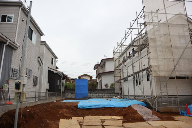 八千代市勝田台５丁目　売地　更地　建築条件なし　整形地　前面６ｍ公道の外観