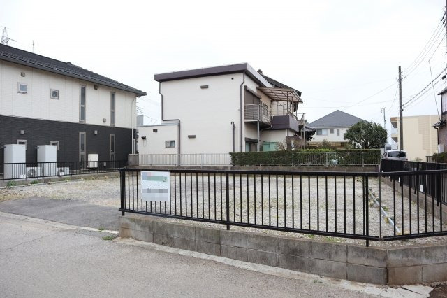 八千代市高津　売地　約５６坪の整形地　建築条件なしの前面道路含む現地写真