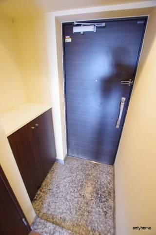 レジュールアッシュ大阪城北　仲介手数料無料の玄関