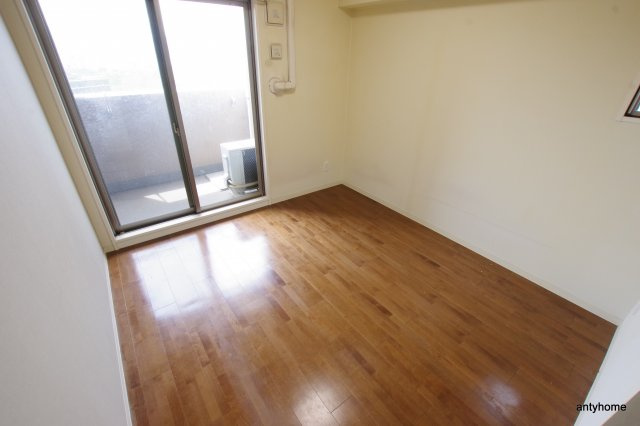 レジュールアッシュ大阪城北　仲介手数料無料の寝室