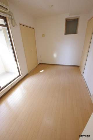 オーキッドコート天神橋　仲介手数料無料の居間・リビング