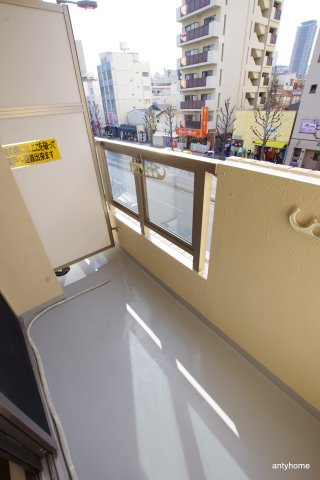 オーキッドコート天神橋　仲介手数料無料のバルコニー
