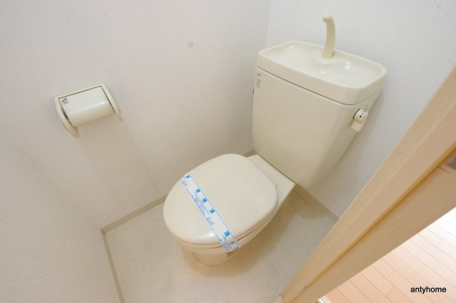 オーキッドコート天神橋　仲介手数料無料のトイレ