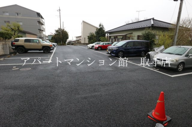 クレールブレジオPLUS-Bの駐車場