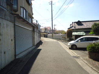 【前面道路含む現地写真】