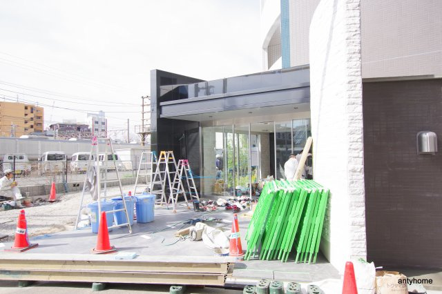 アドバンス新大阪ラシュレ　仲介手数料無料のエントランス