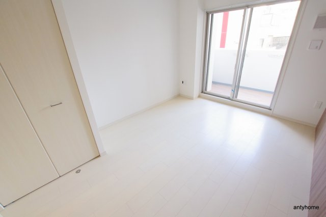 アドバンス新大阪ラシュレ　仲介手数料無料の居間・リビング