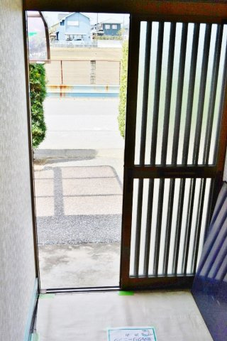松本戸建の玄関