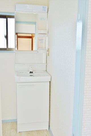 松本戸建の独立洗面台