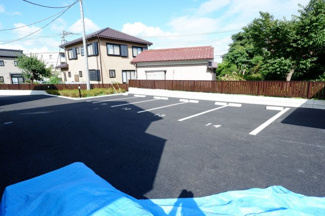 【駐車場】 | 駐車場は世帯数分用意がございます！