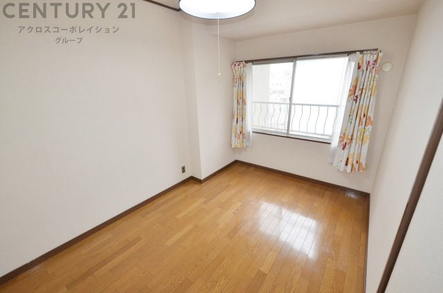 創造性や成長を促す遊びの空間を提供。学習や趣味に集中できる環境を整えます。個別のプライベートスペースは自己表現と自立心を育み、心地よい睡眠環境を整えリラックスできる場所を提供。
