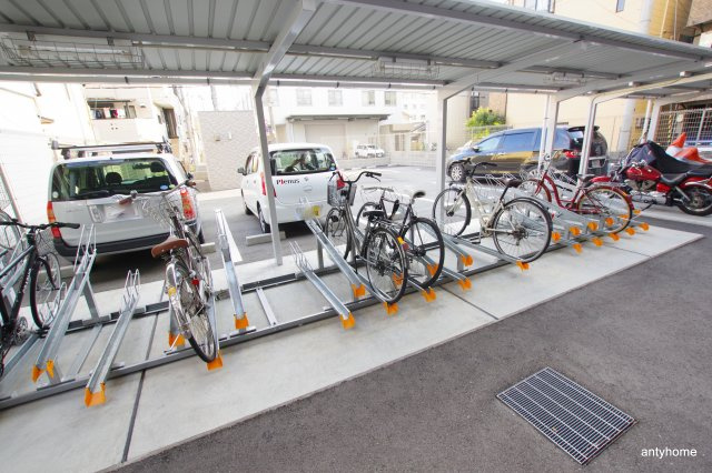 エスプレイス新大阪サウスゲート　仲介手数料無料の駐車場