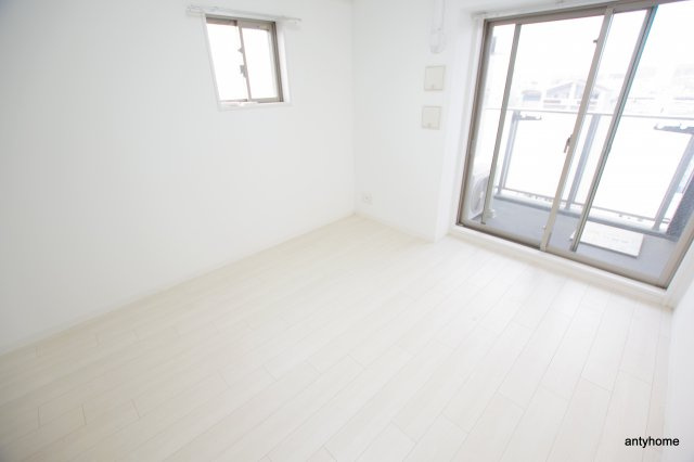 エスプレイス新大阪サウスゲート　仲介手数料無料の居間・リビング