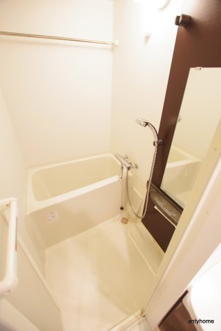 エスプレイス新大阪サウスゲート　仲介手数料無料の浴室