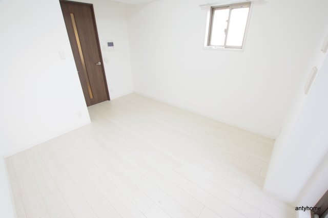 エスプレイス新大阪サウスゲート　仲介手数料無料の居間・リビング